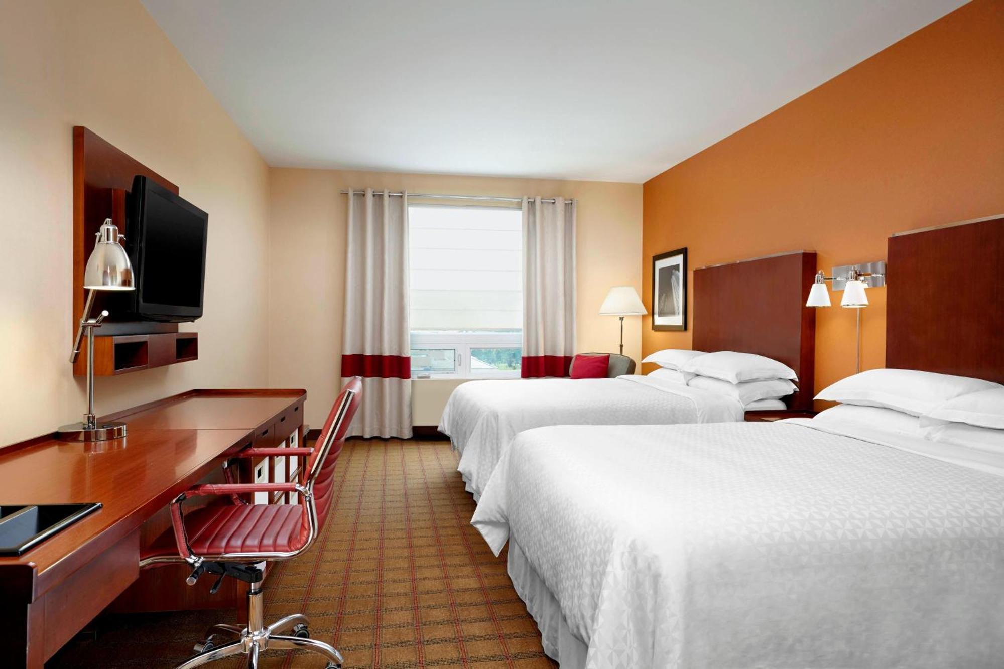 Four Points By Sheraton Calgary Airport Exterior foto