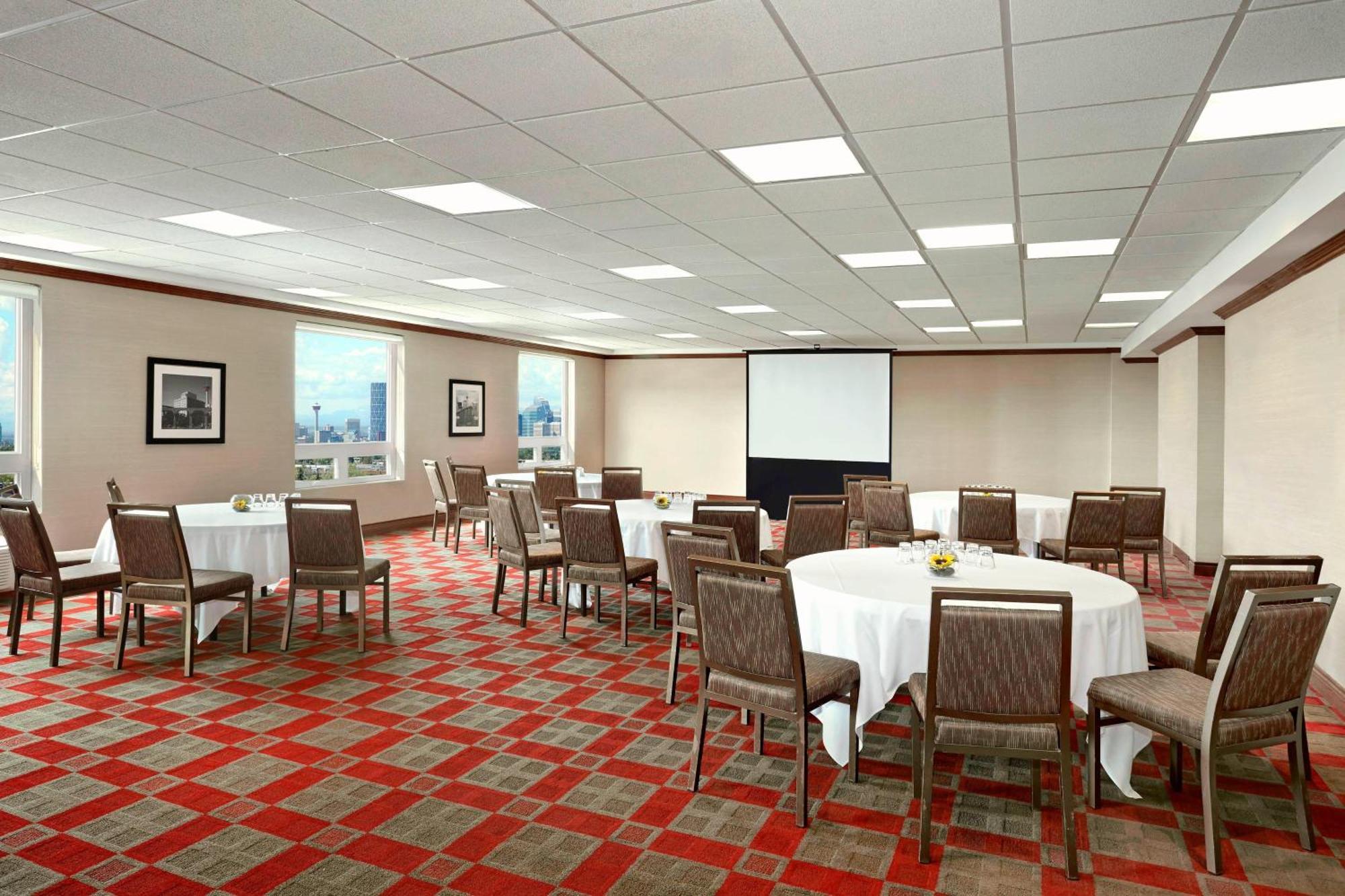 Four Points By Sheraton Calgary Airport Exterior foto